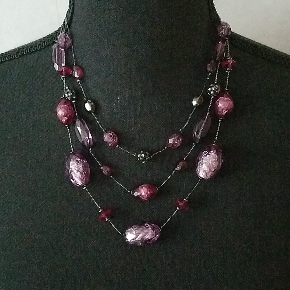 Pretty Shades of Purple,16" Necklace .